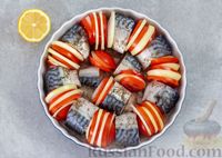 Скумбрия, запечённая с помидорами и луком