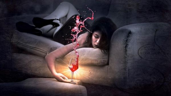 <br />
Два бокала красного вина помогут быстро заснуть во время полета. Так считает глава крупнейшей авиакомпании мире<br />
