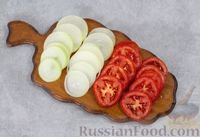 Скумбрия, запечённая с помидорами и луком