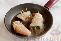 Рыбные рулетики с томатной пастой и зеленью (на сковороде)