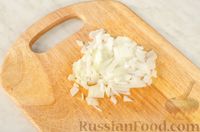 Слоёный рыбный салат с крекерами, морковью и сыром