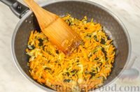 Слоёный рыбный салат с крекерами, морковью и сыром