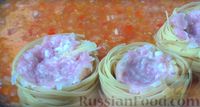 "Гнёзда" из макарон с мясным фаршем и зелёным горошком