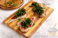 Рыбные рулетики с томатной пастой и зеленью (на сковороде)