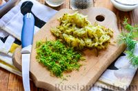 Запечённый минтай в сметанном соусе с маринованными огурцами