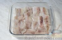 Минтай, запечённый с помидорами и сыром