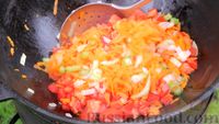Кролик, тушенный с овощами и томатным соком (в казане)