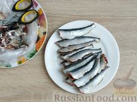 Салака, запечённая в молоке и панировочных сухарях
