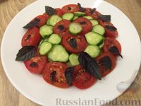 Салат из картофеля, помидоров и огурцов