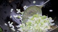 Кролик, тушенный с овощами и томатным соком (в казане)