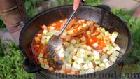 Кролик, тушенный с овощами и томатным соком (в казане)