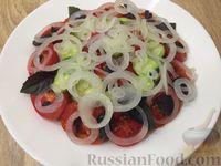 Салат из картофеля, помидоров и огурцов