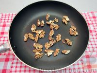 Рулет со сгущёнкой и орехами